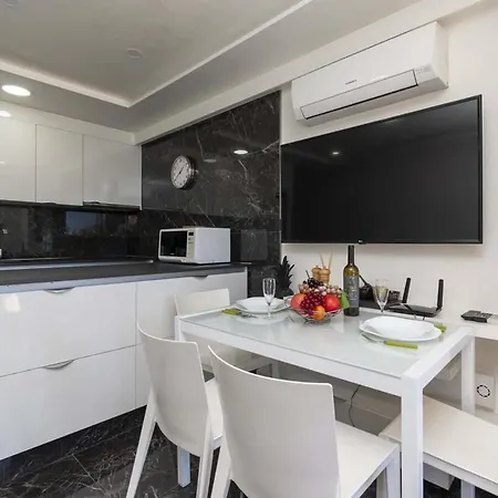 Copacabana 1 - One Bed *